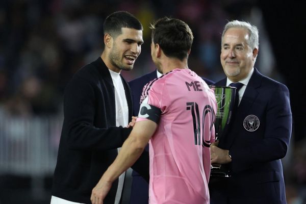  عکس؛ دیدار تنیس‌باز اسپانیایی با مسی در شب برد پرگل اینتر میامی