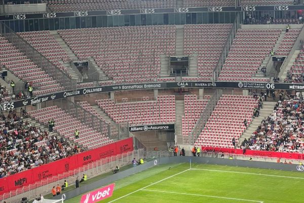  حمله هواداران عصبانی به تمرین تیم فرانسوی