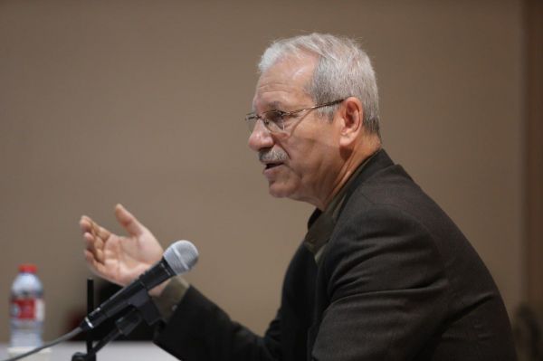  تحلیل نصیرزاده؛ ویزا برای همه صادر می‌شود