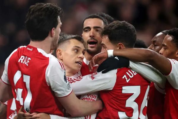 مجری معروف انگلیسی آرسنال، لطفاً قهرمان شو