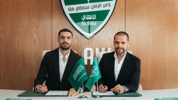  قهرمان آسیا با جنگجوی ترک تمدید کرد