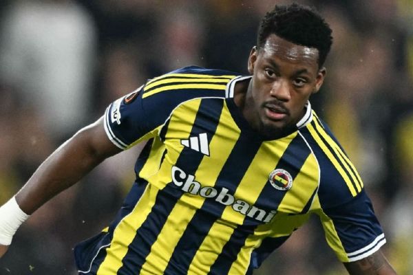  شکایت رسمی گالاتاسرای از دوران به دلیل شادی گل جنجالی‌اش