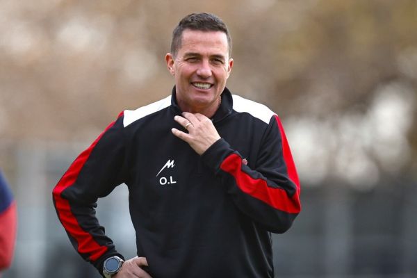  اوسمار برای دومین بار در ورزشگاه سوت و کور پرسپولیس را هدایت می‌کند