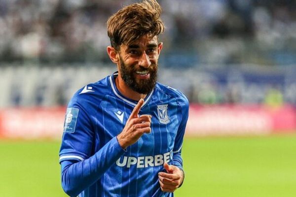 قلیزاده گل زد و پیراهنش را با هموطنش عوض کرد عکس