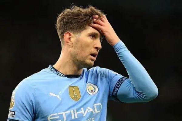 درخت کریسمس باعث مصدومیت بازیکن منچسترسیتی شد