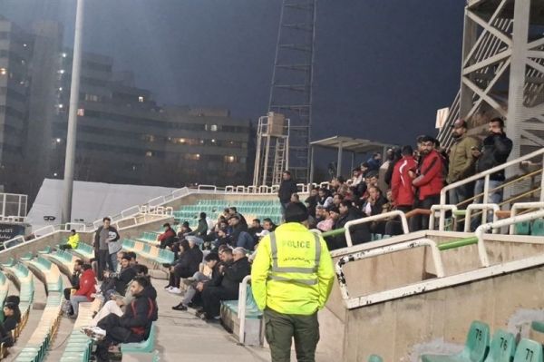 حضور تماشاگر در بازی بدون تماشاگر پیکان - پرسپولیس عکس
