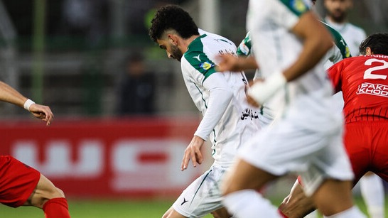  مدافع ذوب‌آهن  امیدوارم نظر کادر فنی تیم ملی را جلب کنم