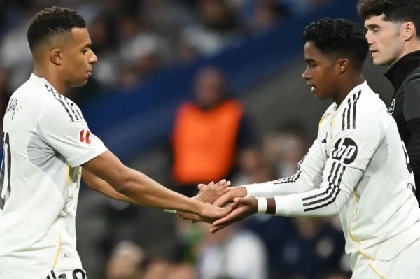 ستاره طردشده برزیلی ناجی آلونسو میشود