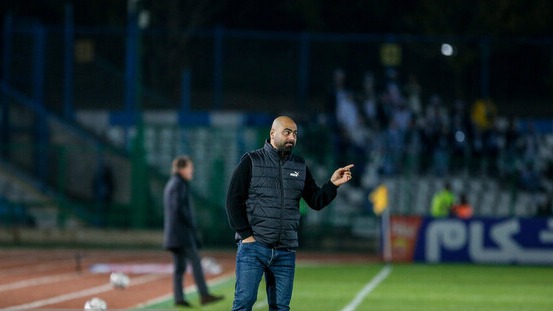 زارع نیمه دوم کاملا دست ما بود چپ و راست استقلال را از کار انداختیم