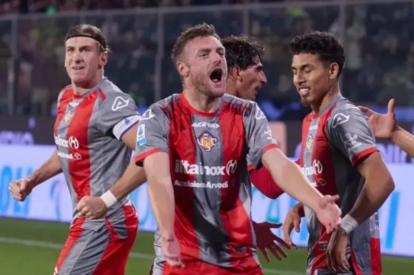 ستاره 38 ساله انگلیسی، بهترین بازیکن لیگ ایتالیا عکس