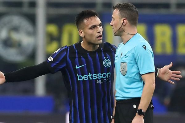 انتقاد کاپیتان اینتر از تصمیمات داور ما ناامید هستیم