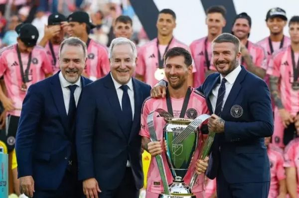 از مجسمه 21 متری مسی در هند رونمایی میشود