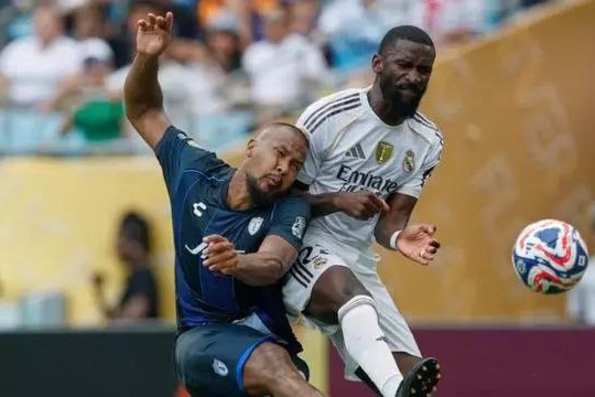 مشکل بزرگ ژابی آلونسو تیم بیدفاع