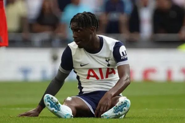  واکنش بازیکن جنجالی تاتنهام به استفاده از گاز خنده