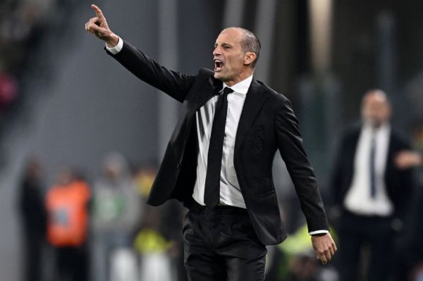  آلگری از مساوی راضی است، چون نزدیک بود ببازد