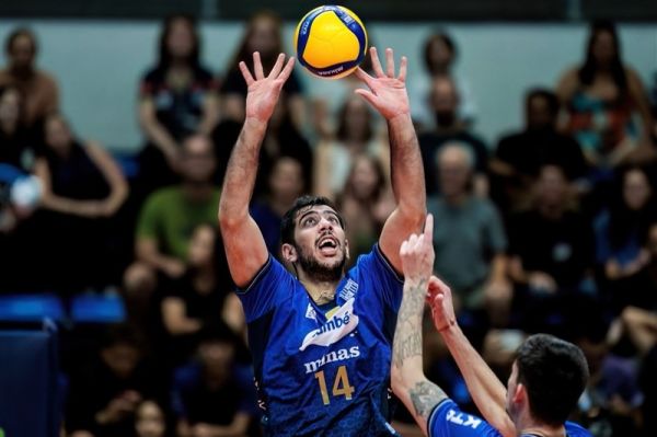 پیروزی تیم کریمی در لیگ والیبال برزیل