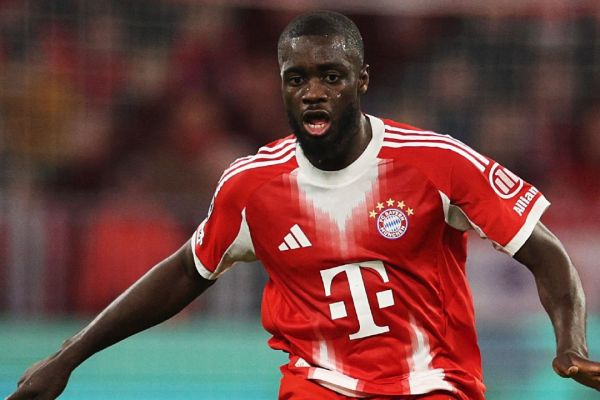 واکنش مدیر بایرن مونیخ به شایعات پیرامون تمدید قرارداد ستاره این تیم