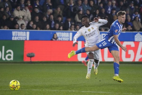 وینیسیوس، ژابی آلونسو را در رئال مادرید نگه داشت