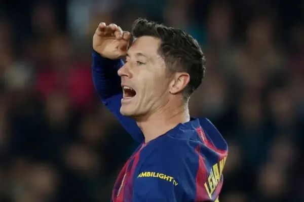 ستاره لهستانی بارسلونا مصدوم است