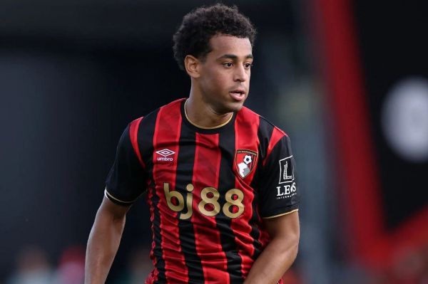 هافبک آمریکایی بورنموث راهی منچستریونایتد میشود