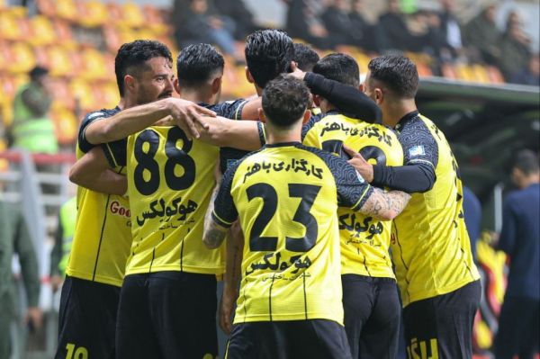 محرم و سپاهان تخته گاز به سوی قهرمانی نیم فصل