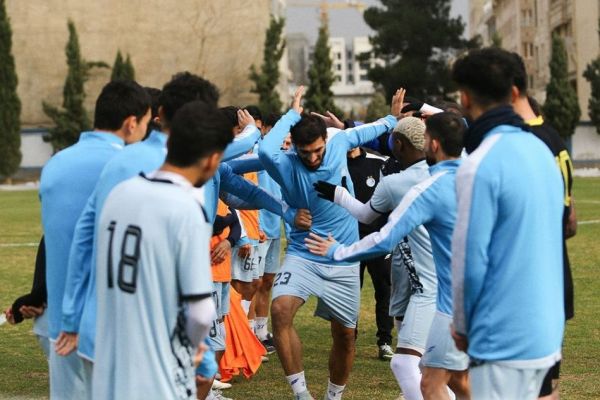 وقتی مدافع استقلال هواداران را ساده میبیند؛ کدام سوتفاهم آقای آقاسی