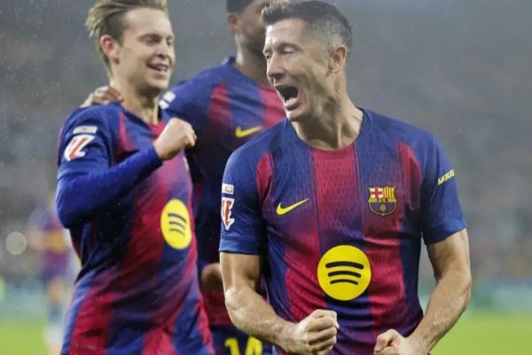 فلیک از لواندوفسکی در اولین بازی جام حذفی استفاده میکند