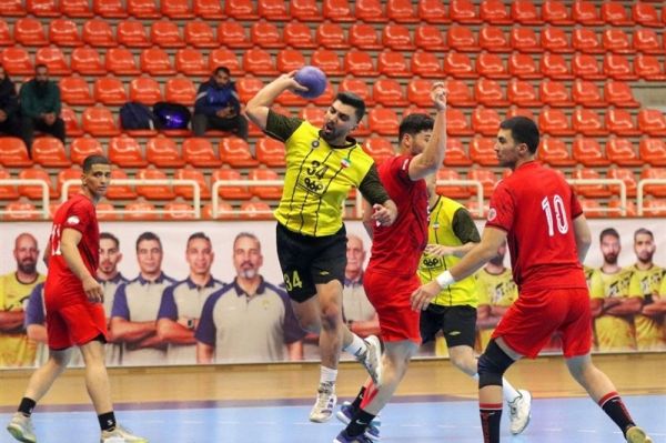 لیگ برتر هندبال ثبت اولین شکست سایپا به دست استقلال مس صدرنشین ماند
