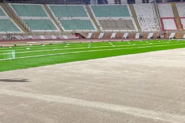  تراکتور و قمار بزرگ بر روی چمن یادگار