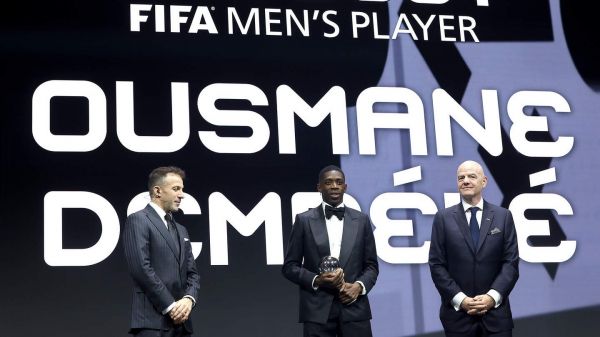 رسمی؛ دمبله بهترین بازیکن سال فیفا شد