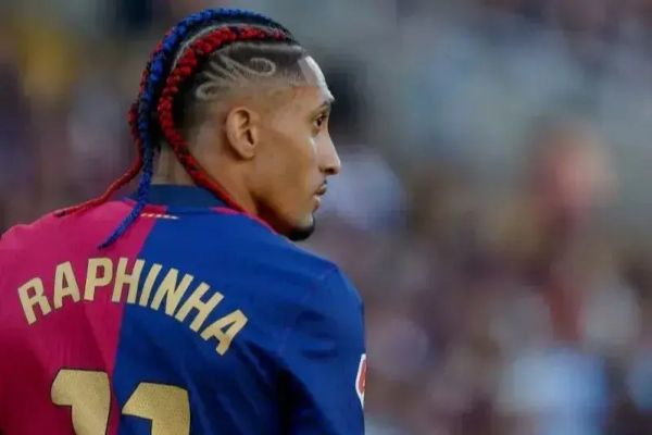  انتقاد تند همسر ستاره بارسلونا از فیفا  عکس