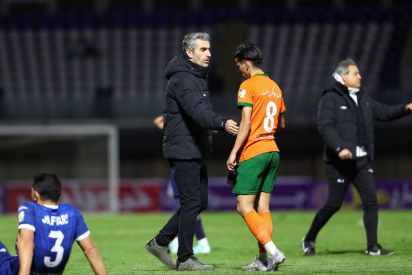  انتقاد جباری از داور دربی کرمان  عکس