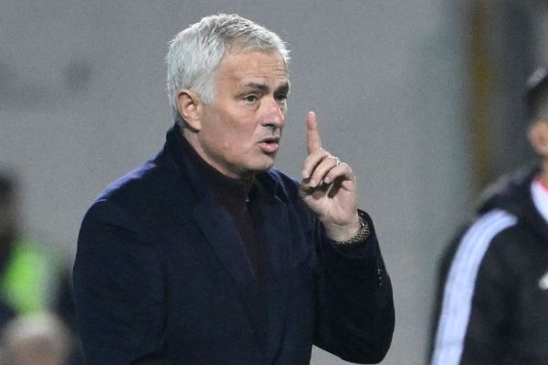 مورینیو مرا با جامهایم به یاد میآورند نه حرفهای احمقانهای که زدهام