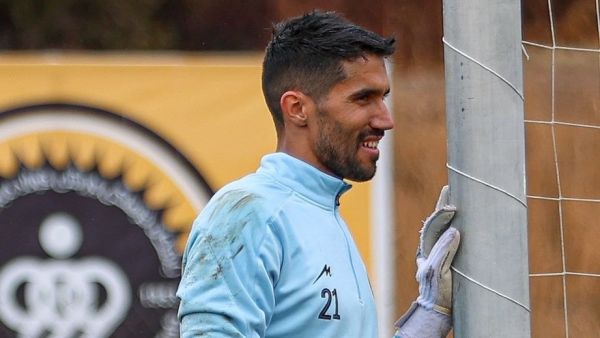 از ملوان به استقلال و حالا سپاهان؛ قصه حسینی به 100 رسید