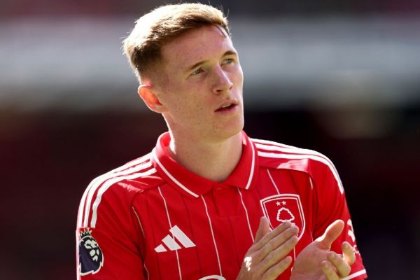 ستاره مدنظر منچستریونایتد 100 میلیون میارزد