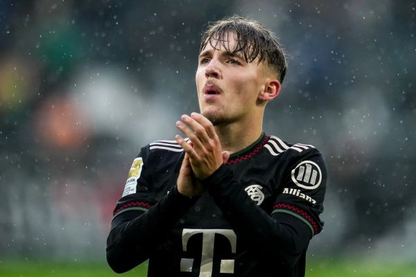 حضور پدیده بایرن مونیخ در برنابئو در ۱۰ سالگی عکس