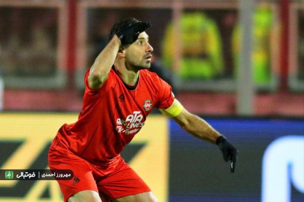 شجاع برخلاف تیم ملی برای تراکتور پنالتی زد