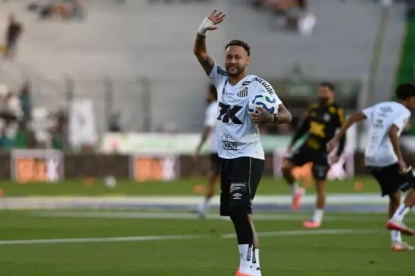  نیمار و امضای یک قرارداد تاریخی با بنیاد اسپایر قطر