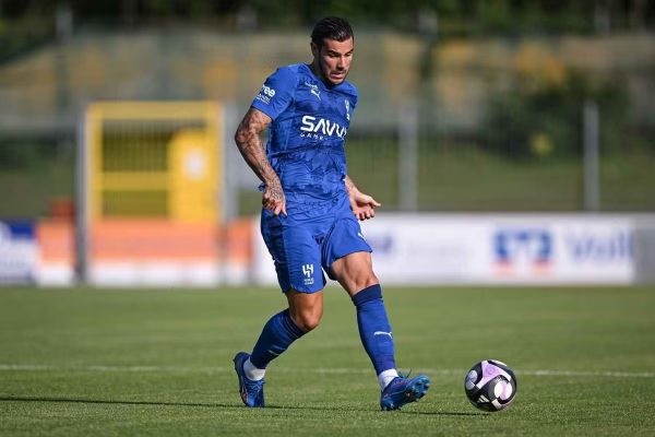  ستاره فرانسوی  مرا از میلان بیرون انداختند