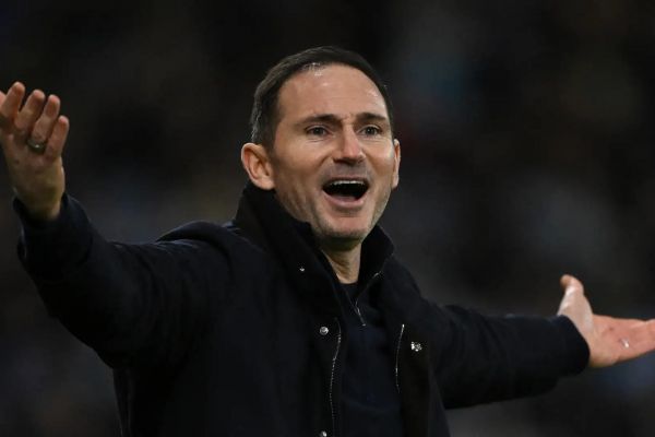 درگیری جنجالی در چمپیونشیپ؛ لمپارد از کوره در رفت