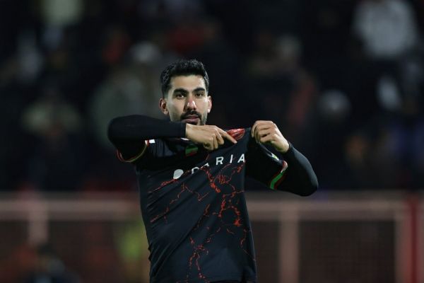  افزایش فالورهای شکاری در اینستاگرام؛ بوسه شیرین به لوگوی پرسپولیس