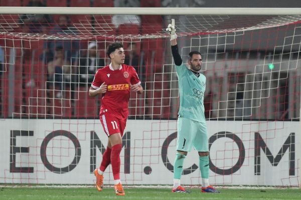  چهارمین کلین شیت مهم دروازه‌بان استقلال مقابل یک تیم قرمزپوش