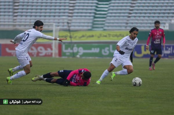  آلومینیوم ۰ - ۱ ملوان؛ رستگاری با سوپرگل قائم