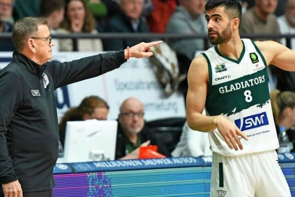  باخت گلادیاتورز در بوندسلیگا  تیم یخچالی به رده سوم رفت