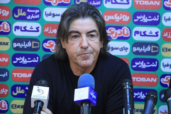  بی‌خبری ساپینتو از بسته بودن پنجره  تاجرنیا به سرمربی استقلال واقعیت را نمی‌گوید