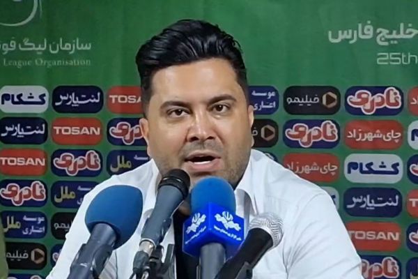  سرمربی چادرملو  مستحق شکست مقابل سپاهان نبودیم