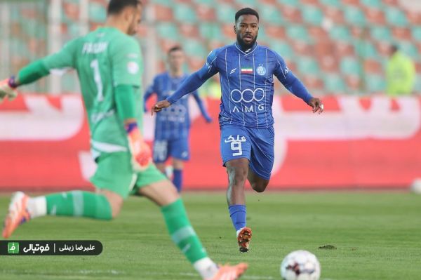  طعنه مظلومی به نازون؛ استقلال دیروز 0-5-4 بازی می‌کرد