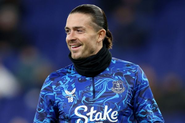 گریلیش دو بازیکن منچستریونایتد را به اورتون میکشاند