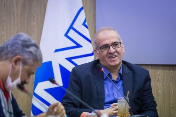 جمله عجیب فریدونی؛ پنجره باز بود هم فرقی به حال ما نمیکرد