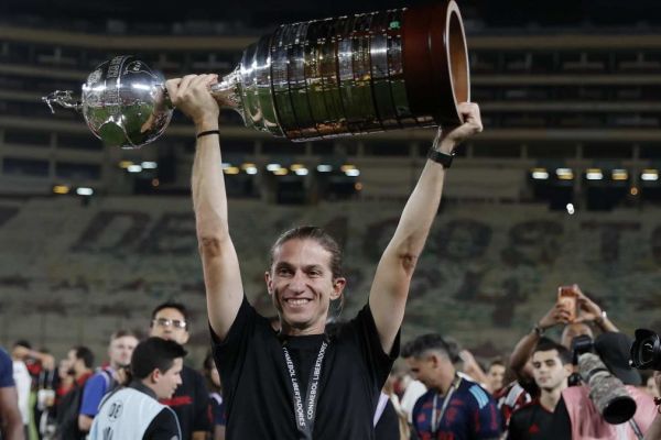  تمدید قرارداد فیلیپه لوییس با تیمی که آن را به قهرمانی رساند